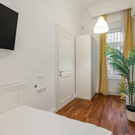 Unique In By Cavaland Apartament *
