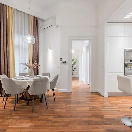 Unique In By Cavaland Apartament *