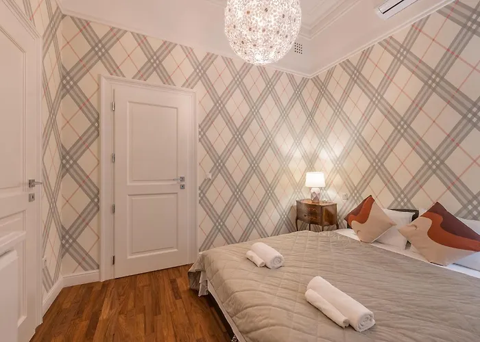 Appartement Unique In By Cavaland